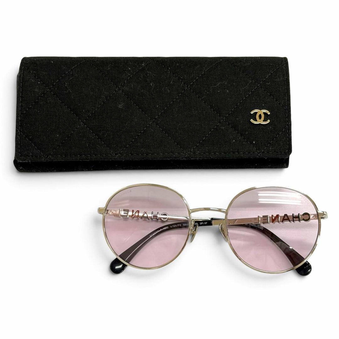 Great CHANEL Pantos-shaped sunglasses COCO Mark Side Logo Design Boston 4282