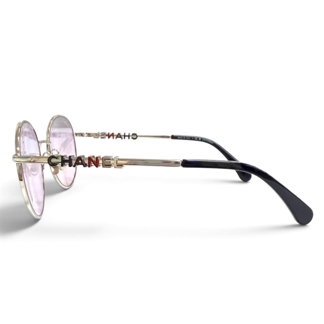 Great CHANEL Pantos-shaped sunglasses COCO Mark Side Logo Design Boston 4282