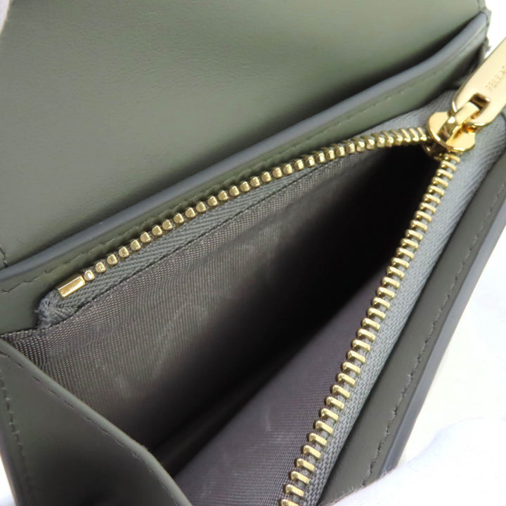 Excellent FERRAGAMO Bifold Wallet Ash gray leather Women 0775288