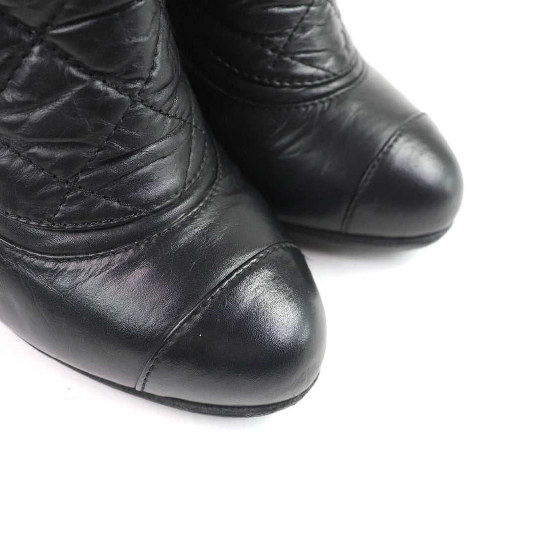 Great CHANEL Ankle boots black leather Women 36 G26164
