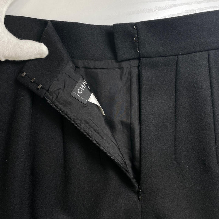 Great CHANEL Tight Skirt COCO Mark Button Knee Length black wool Women 36 P41438