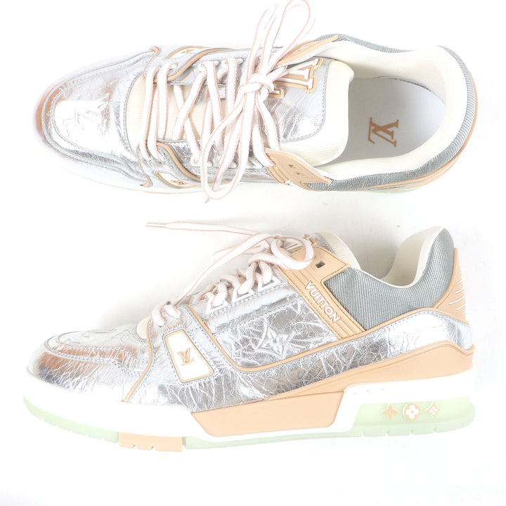 Pristine LOUIS VUITTON Low cut sneakers LV Trainer Line metallic Silver leather