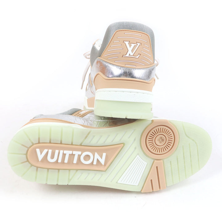 Pristine LOUIS VUITTON Low cut sneakers LV Trainer Line metallic Silver leather