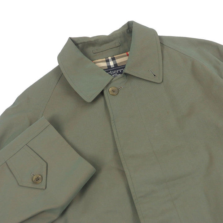 Very Good Burberrys coat Nova check pattern on the back iridescent cotton mens