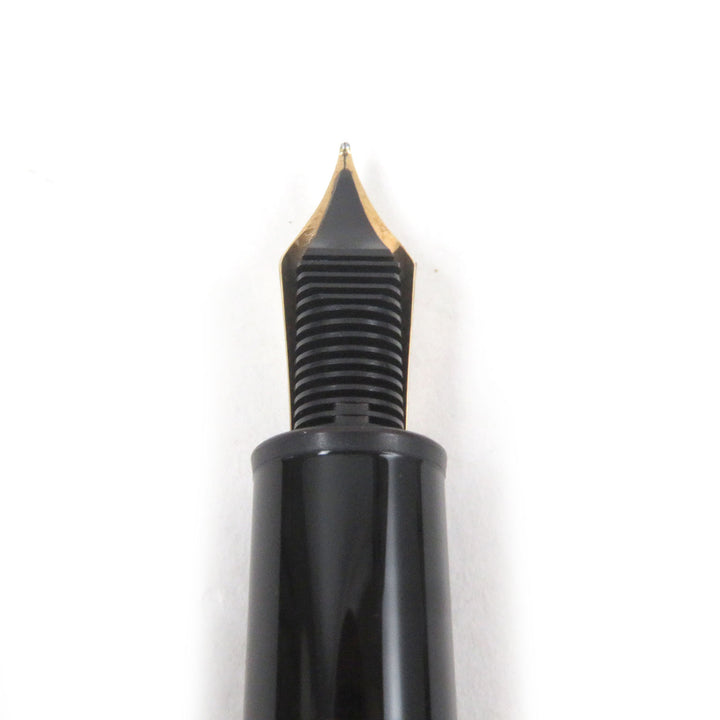 Excellent MONTBLANC fountain pen Meisterstck 146 Cap type Black gold mens