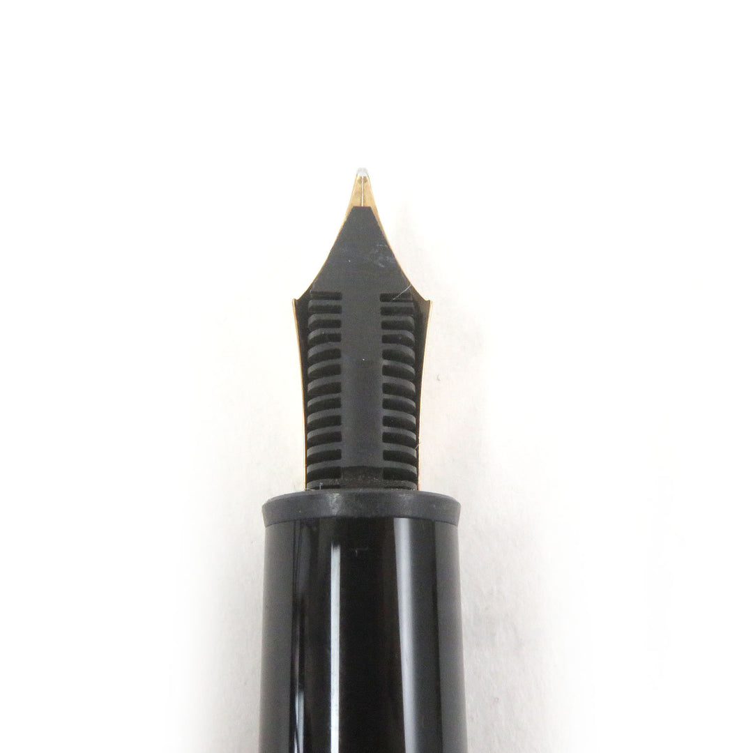 Excellent MONTBLANC fountain pen Meisterstck 146 Cap type Black gold mens