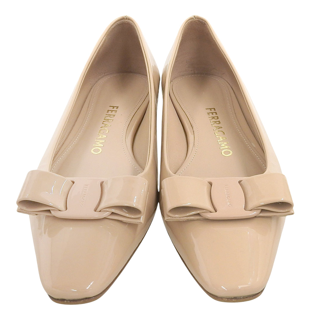 Excellent FERRAGAMO pumps Vara Ribbon Flats pink beige Patent leather Women 5.5
