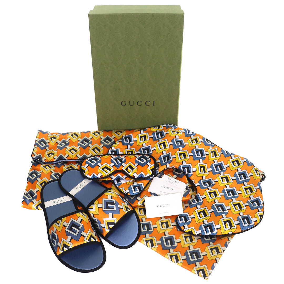 Pristine GUCCI Geometric G Travel Set: Eye Mask, Air Pillow, and Slippers L