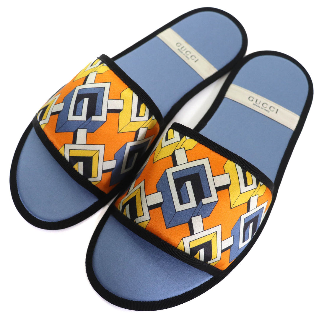 Pristine GUCCI Geometric G Travel Set: Eye Mask, Air Pillow, and Slippers L