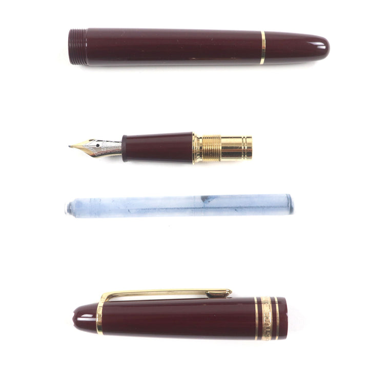 Great MONTBLANC fountain pen Meisterstück Classic Bordeaux 14K mens