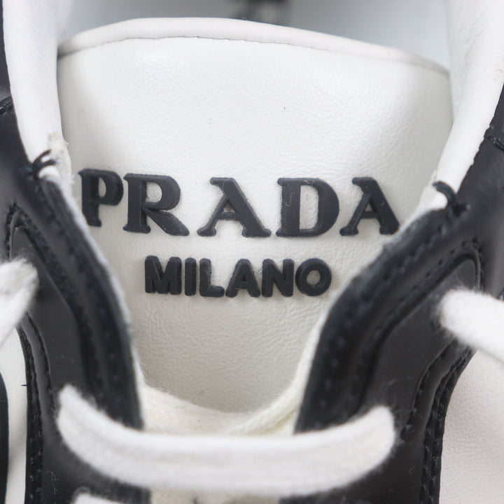 Excellent PRADA Low cut sneakers White black leather mens 8 2EE363