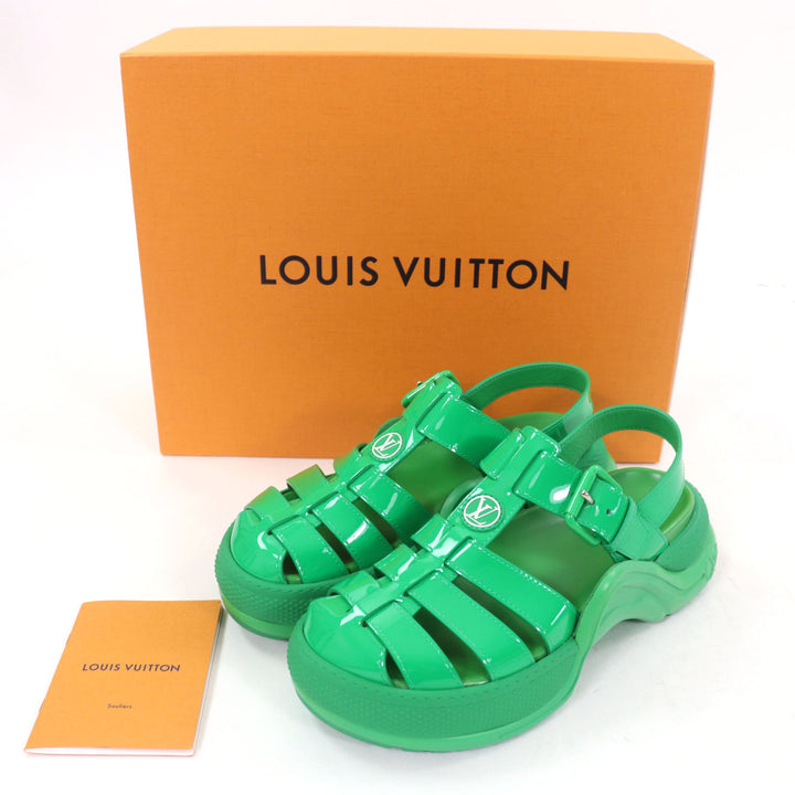 Pristine LOUIS VUITTON Sandals LV logo back strap green Patent leather Women 36