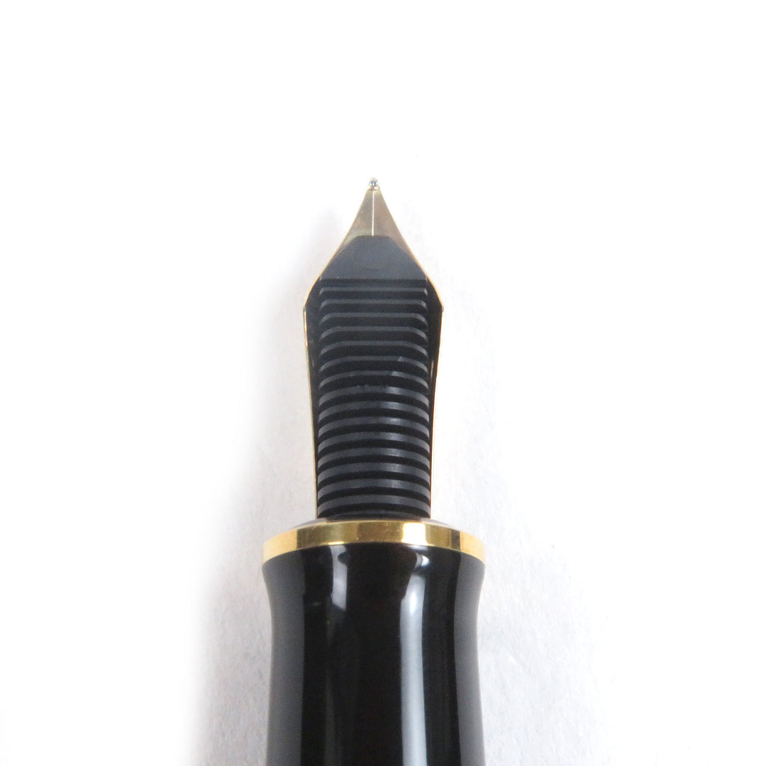 Excellent PERIKAN fountain pen Souvern M600 Cap type Black gold 14C mens