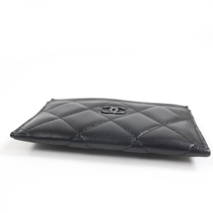 Excellent CHANEL Card Case Matrasse COCO Mark black lambskin Women AP4472