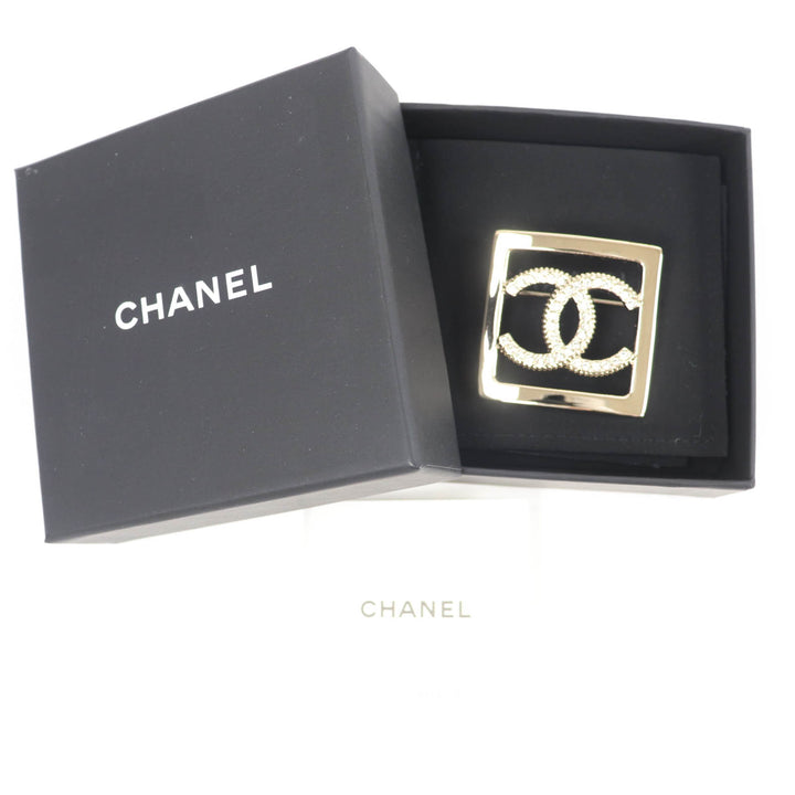 Excellent CHANEL Brooch COCO Mark rhinestone gold Women A23P