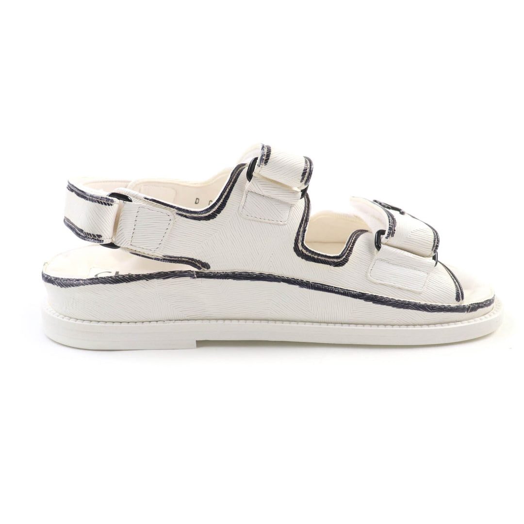 Excellent CHANEL Sandals white leather Women 35 22C G35927