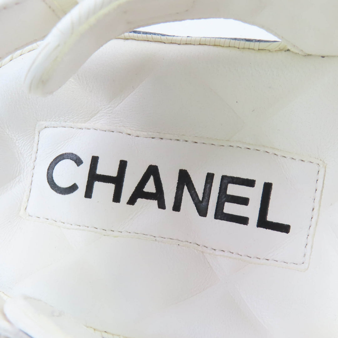 Excellent CHANEL Sandals white leather Women 35 22C G35927