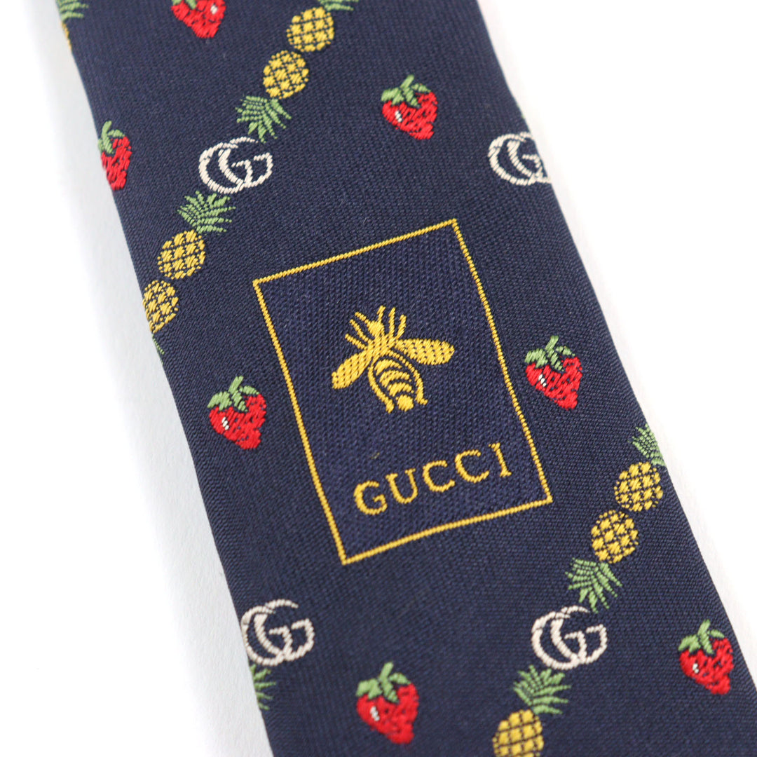 Pristine GUCCI tie GG logo, bee embroidery, pineapple, strawberry Navy silk men 597093