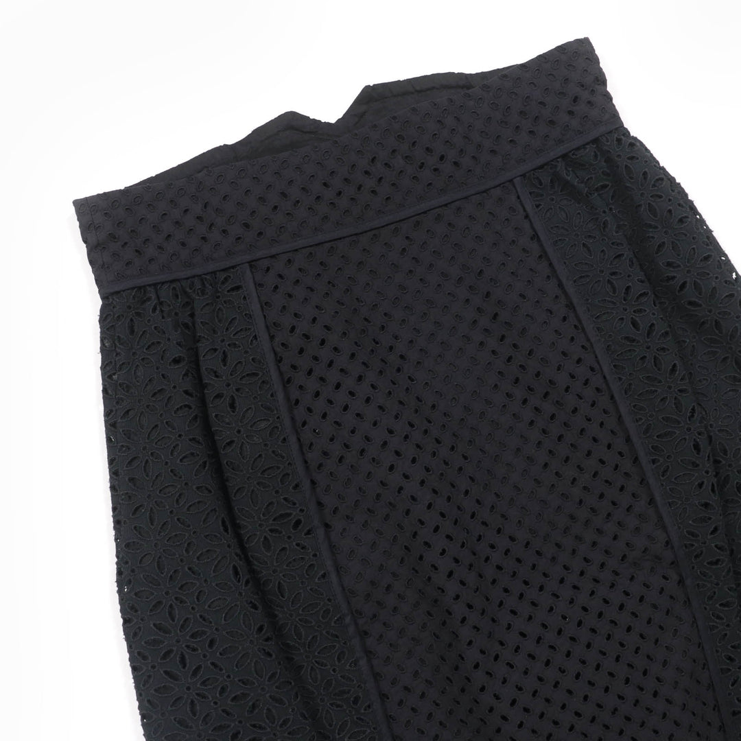 Great LOUIS VUITTON skirt Eyelet lace flower design with LV gold buttons black