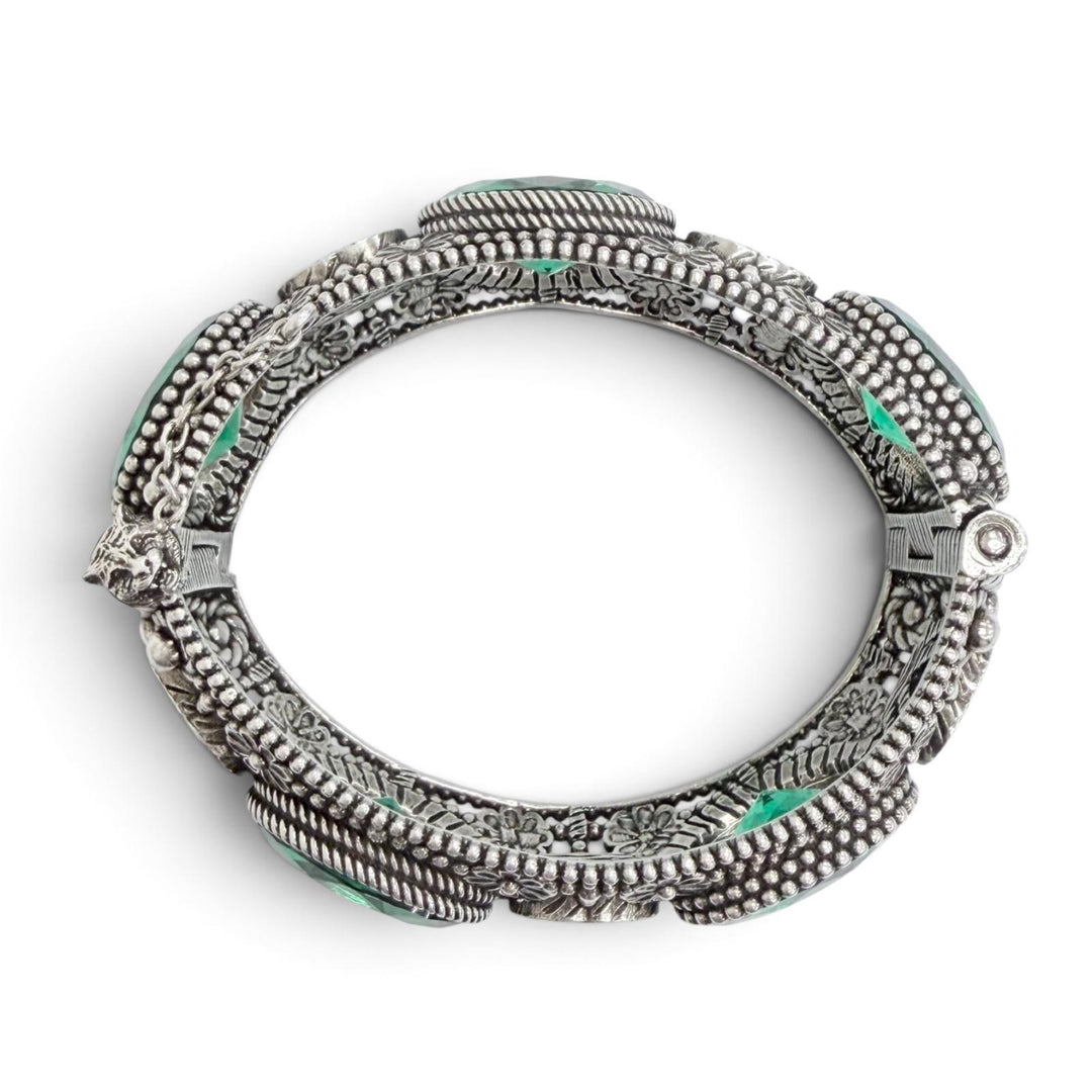 Great GUCCI Bangle Interlocking G Flower Cat Head Green Color Stone 925 87.3g 16