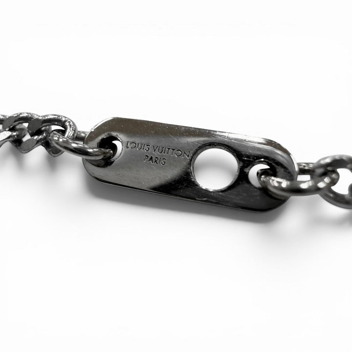 Great LOUIS VUITTON Necklace Necklace・LV Award Pendant Silver
