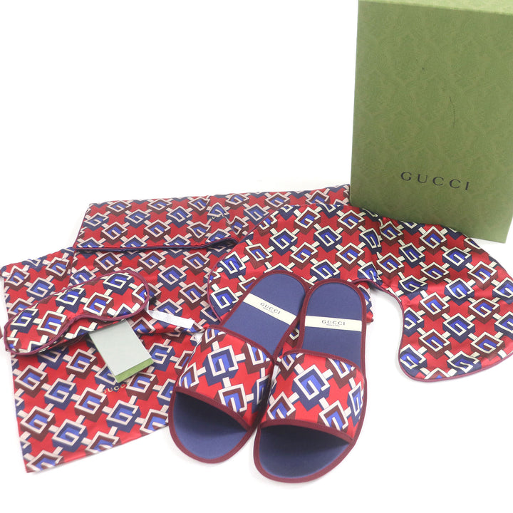 新品 GUCCI その他の靴 ジオメトリックG アイマスク、ネックピロー、スリッパ トラベルセット