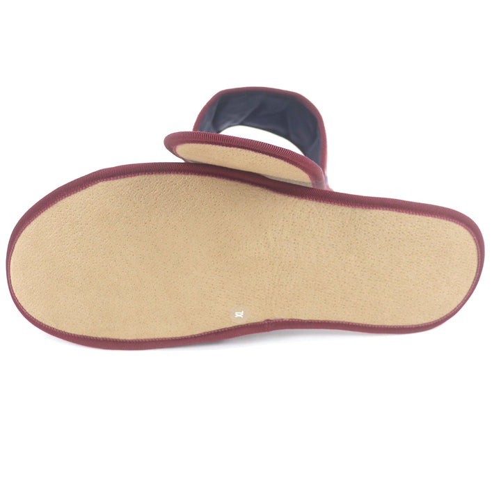 Pristine GUCCI Other shoes Geometric G Eye Mask, Neck Pillow, Slippers