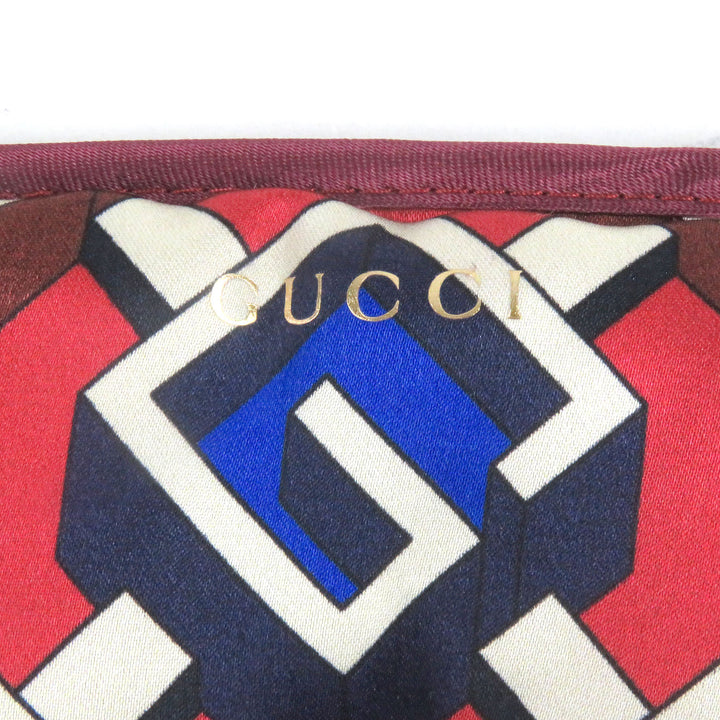 新品 GUCCI その他の靴 ジオメトリックG アイマスク、ネックピロー、スリッパ トラベルセット