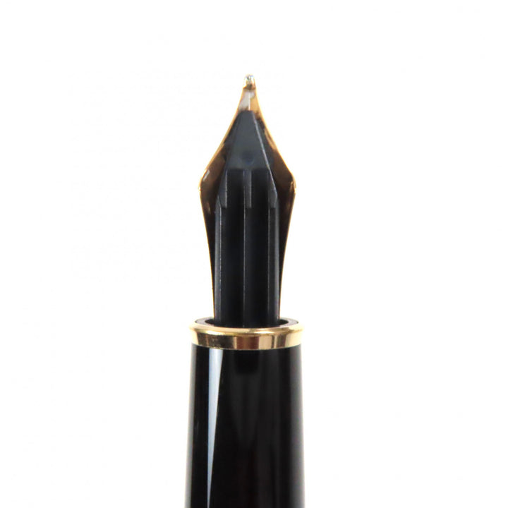 Great MONTBLANC fountain pen Meisterstck Classic white star Black gold 14K mens