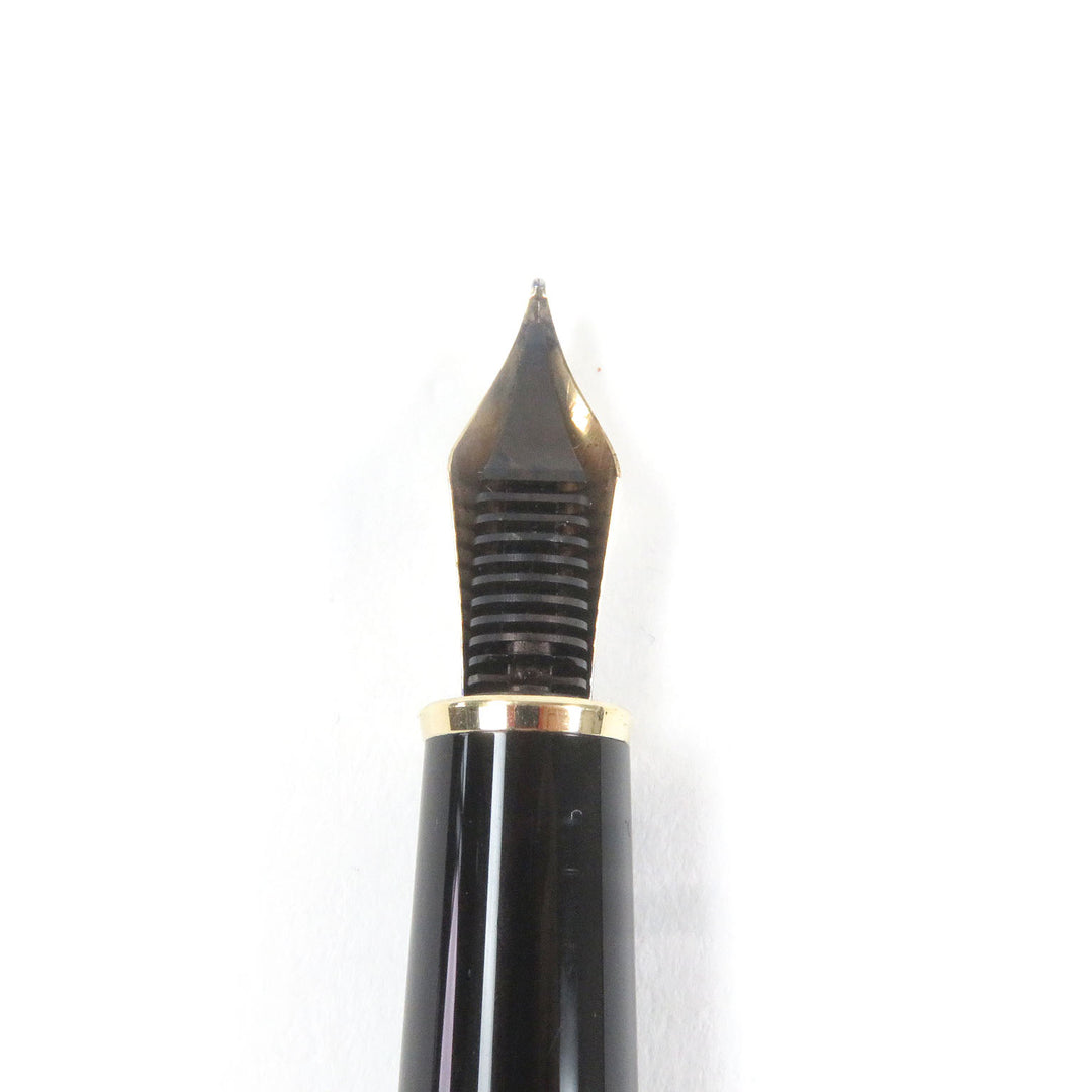 Great MONTBLANC fountain pen Meisterstck Classic Cap type Black gold 14K mens