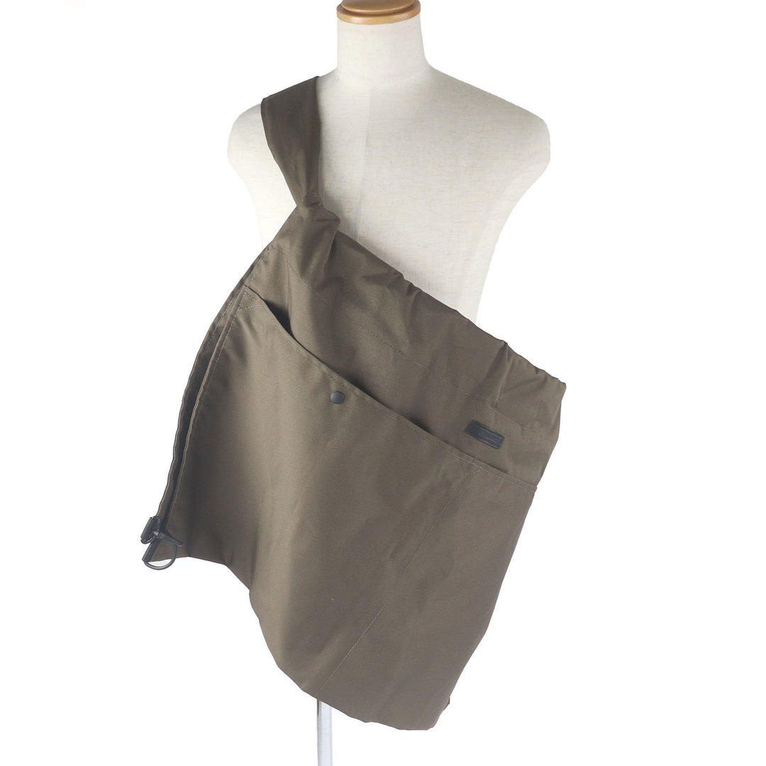 Excellent ISSEY MIYAKE MEN Shoulder Bag KASAYA 2WAY Kasa Bag khaki
