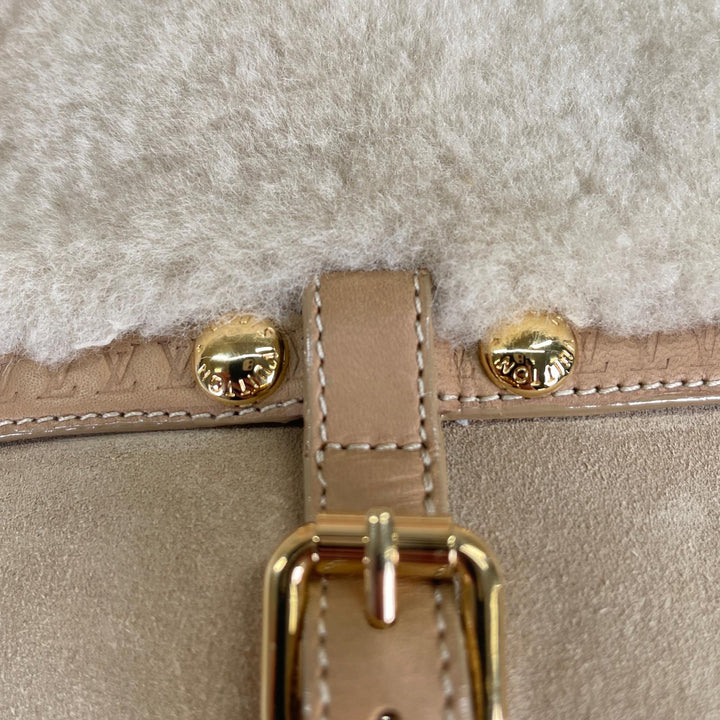 Great LOUIS VUITTON short boots Belt design beige Mouton Women 37