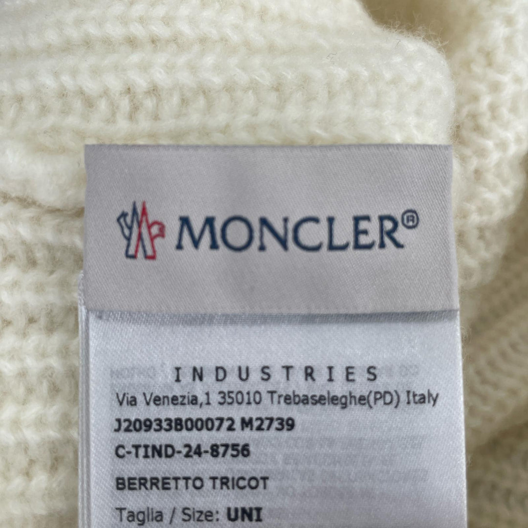 Excellent MONCLER Knit cap BERRETTO With logo emblem white wool J20933B00072