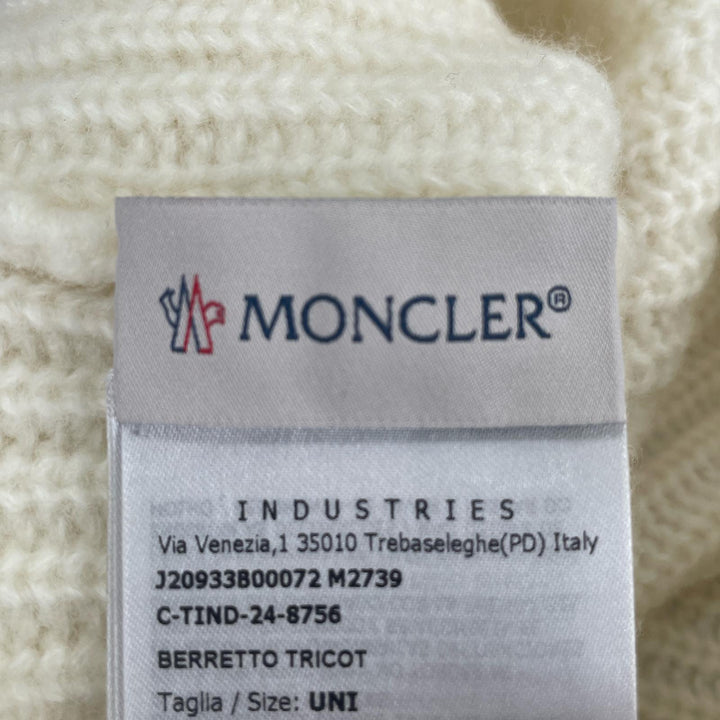 Excellent MONCLER Knit cap BERRETTO With logo emblem white wool J20933B00072
