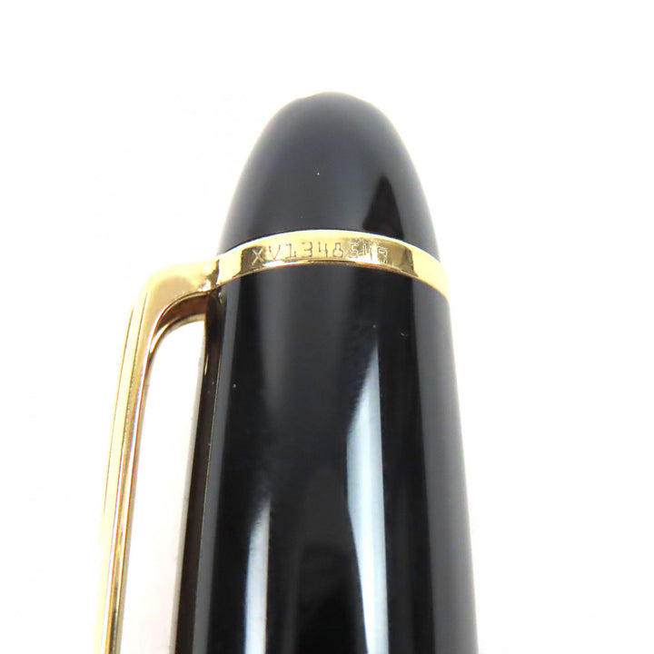 Excellent MONTBLANC fountain pen Meisterstück Cap type black 14K mens