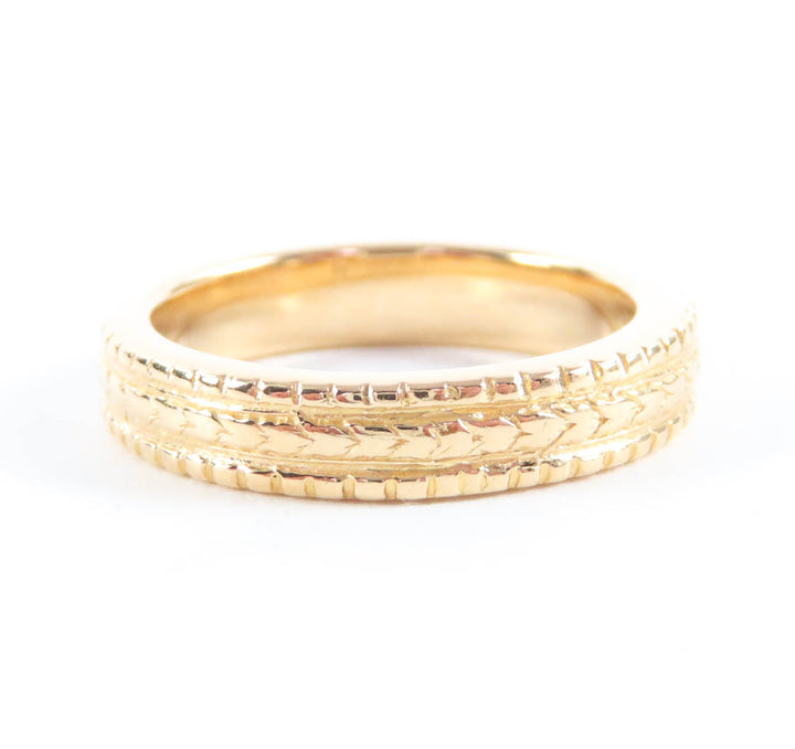 Excellent Loree Rodkin Ring 1P Diamond Plain Band with Grooved Edge Ring 18K