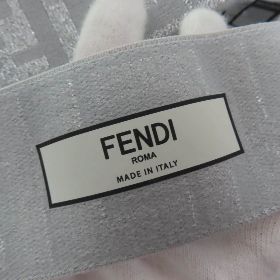 新品 FENDI トップス ズッカ柄 FFロゴ タンクトップ シルバー ナイロン レディース 40 FAF119