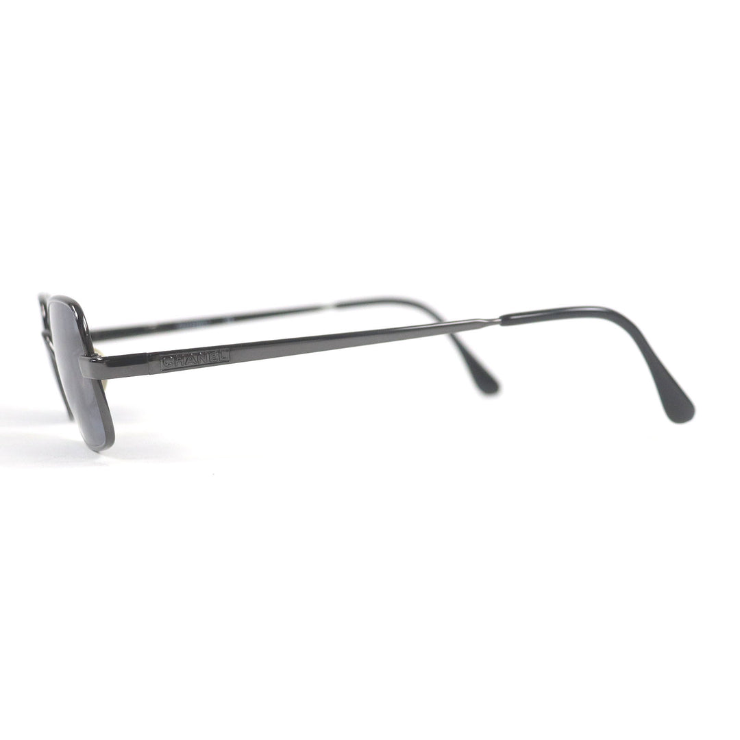 Great CHANEL sunglasses Square-framed sunglasses with logo Gunmetal
