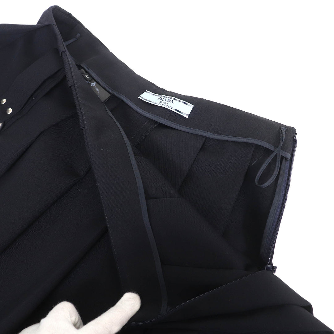 Excellent PRADA Pleated skirt Wool gabardine mini skirt with metal ring and 36