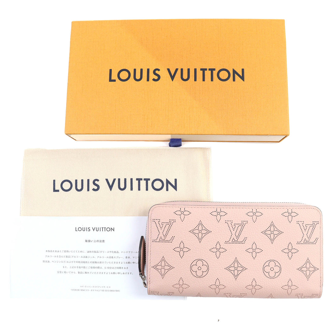 Excellent LOUIS VUITTON Purse Mahina Monogram Zippy Wallet Magnolia leather