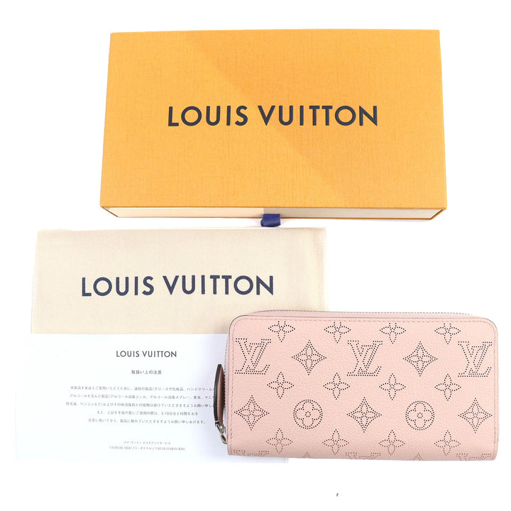 Excellent LOUIS VUITTON Purse Mahina Monogram Zippy Wallet Magnolia leather