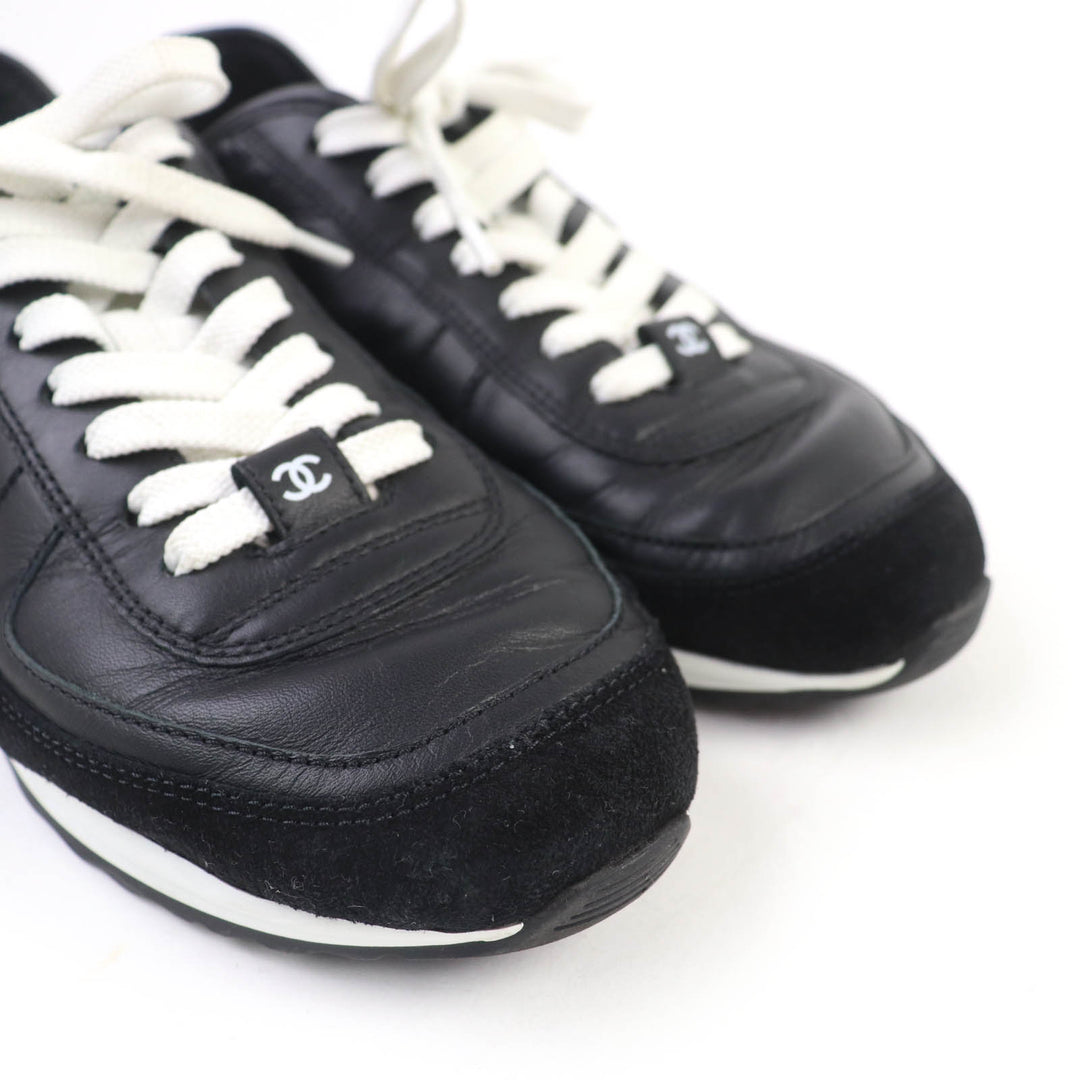 Very Good CHANEL Low cut sneakers COCO Mark Lace-up Leather black leather Women 35 G46372