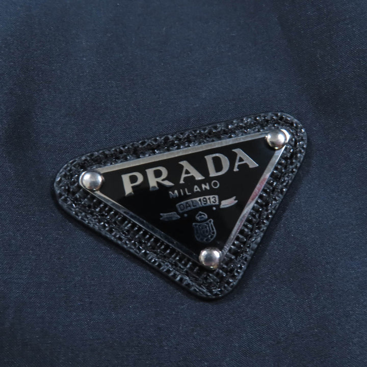 優れたPRADAショートパンツ トライアングル ロゴ付き ブラック シルク レディース 38 P218G