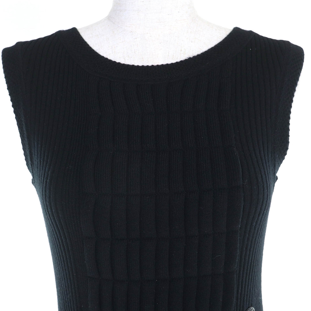 Great CHANEL one piece COCO MarkMetal Sleeveless Knit black wool 34 P31446 07A