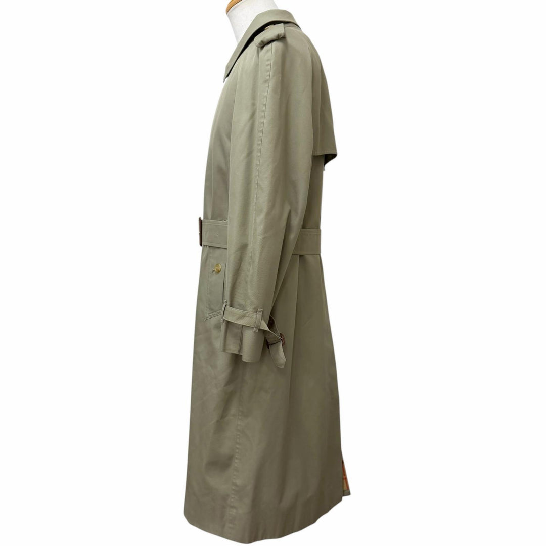 Great Burberrys trench coat Nova check pattern on the back with wool liner