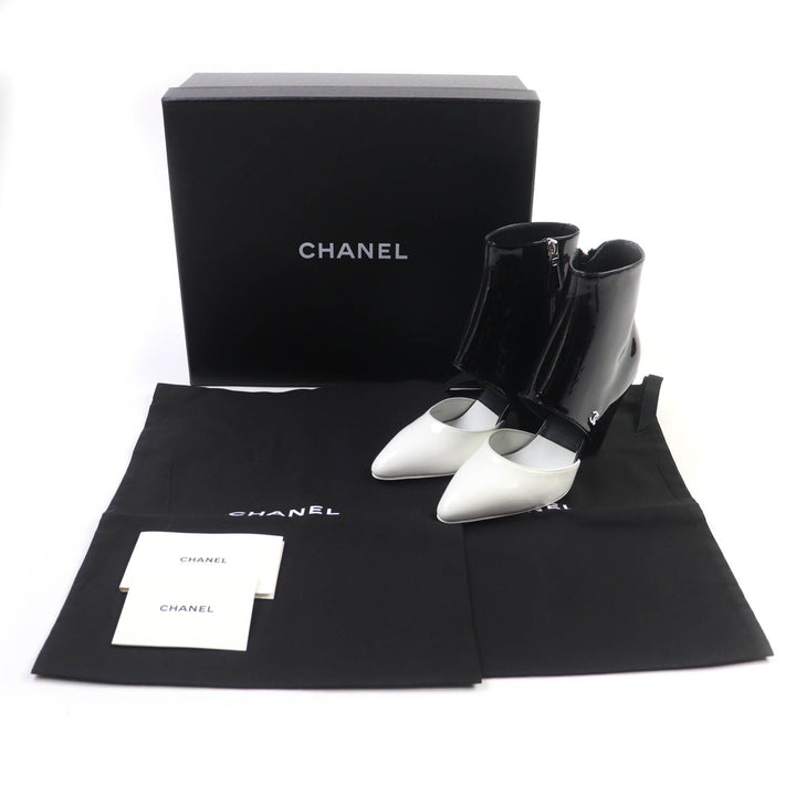 Pristine CHANEL Ankle boots COCO Mark Black White Patent leather Women 35 G35430