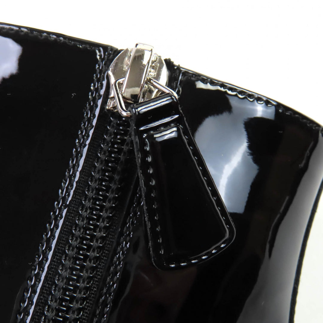 Pristine CHANEL Ankle boots COCO Mark Black White Patent leather Women 35 G35430
