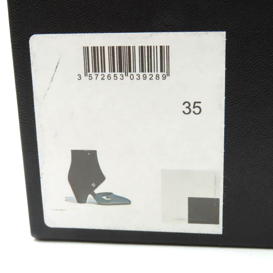 Pristine CHANEL Ankle boots COCO Mark Black White Patent leather Women 35 G35430