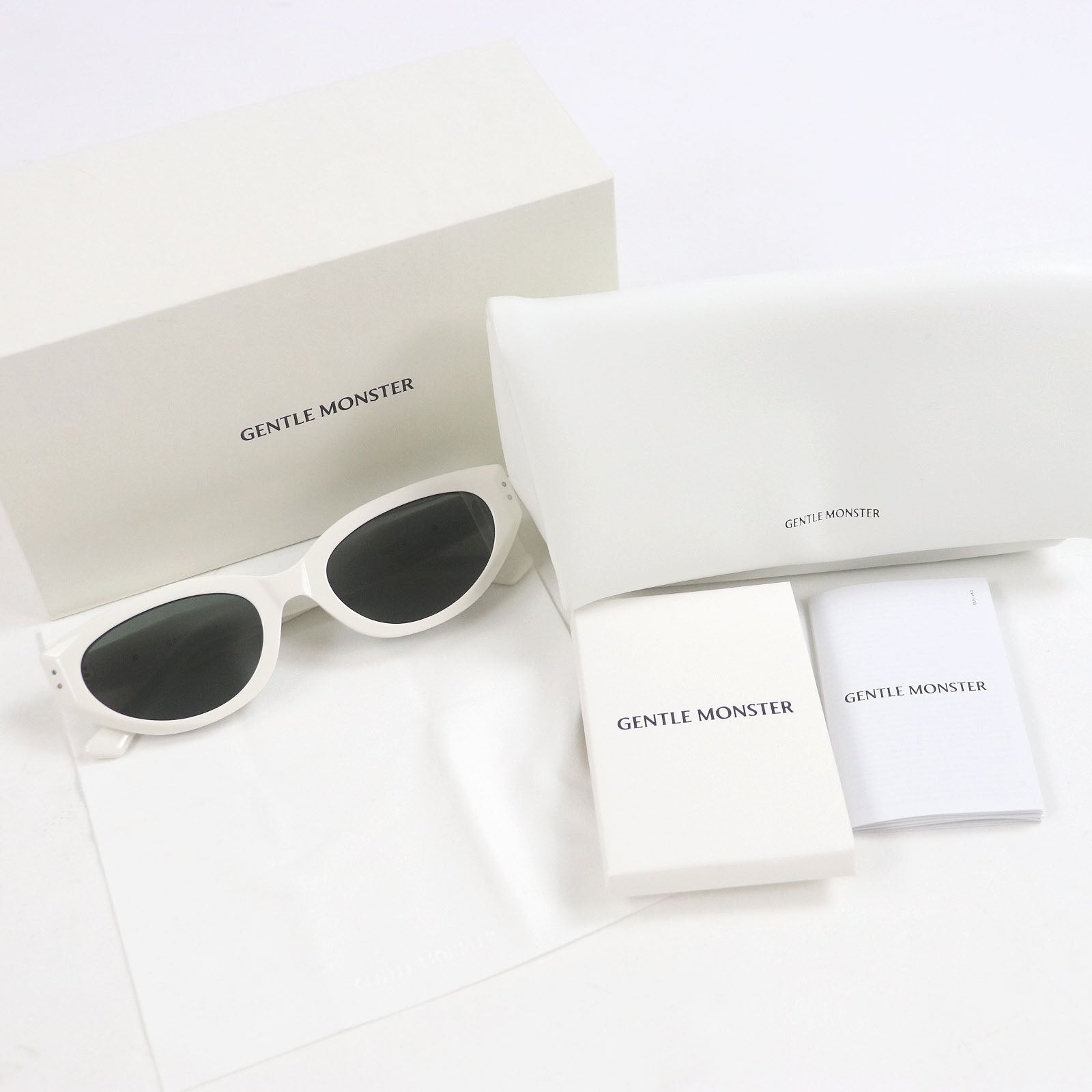 Excellent GENTLE MONSTER sunglasses ROCOCO Eyewear white mens