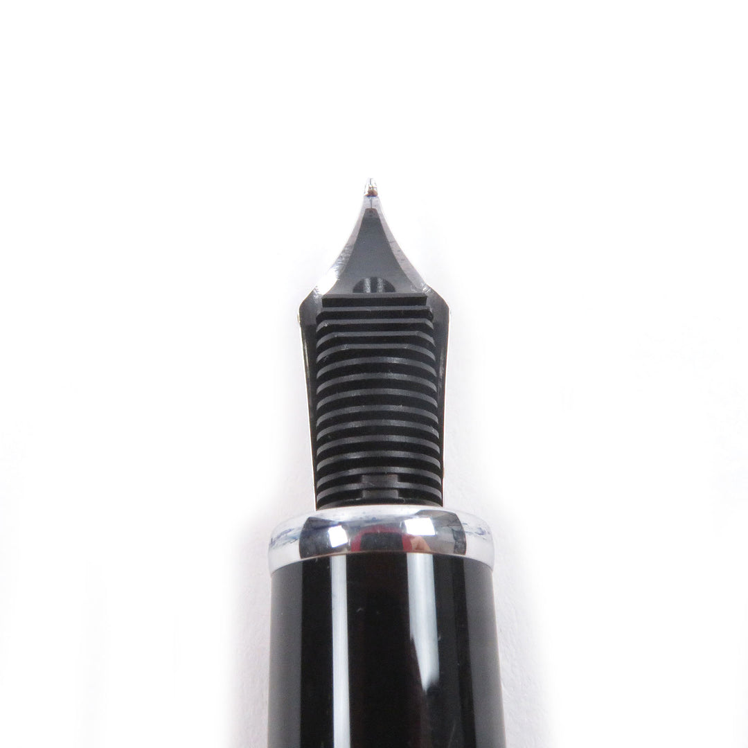 Very Good MONTBLANC fountain pen Writers Series 2008 George